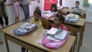 Школски прибор за најугроженије малишане