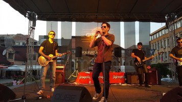 Љубитељима рок звука представио се бенд „Кора“