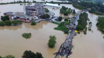 Кол центар за оне који желе да помогну