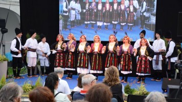 Градски фолклорни ансамбл “ЗоРа” наступио у Горицији 