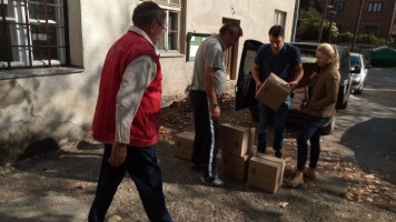 Дистрибуција пакета угроженим породицама по зајечарским селима