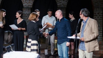 Представа  ,,Жене из Троје” окитила се првим фестивалским признањем!