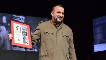 Почео 5. Фестивал малих позоришних форми: Публика наградила овацијама Ненада Јездића 