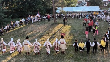 Организована манифестација 9. 