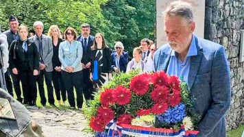 Делегација града Зајечара одала почаст жртвама логора у Тржичу