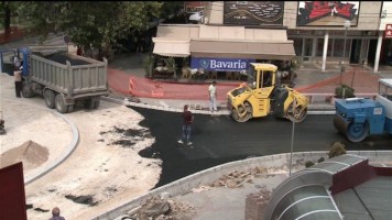 Почело је асфалтирање главне градске саобраћајнице