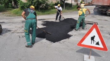 Летње одржавање улица у Котлујевцу