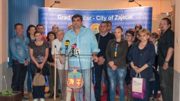 Једногласна подршка законодавној и извршној власти