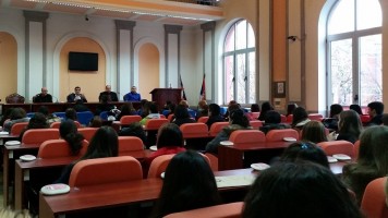 Час грађанског васпитања у Градској управи за средњошколце