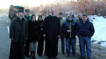 СРЕЋАН БАДЊИ ДАН: Представници Града Зајечара и цркве исекли бадњак