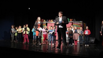 Подељени таблет рачунари ђацима првацима