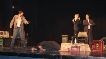 У препуној сали позоришта одиграна представа 