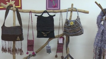 Отворена изложба радова од глине и ручно тканих предмета