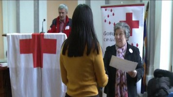 Хуманим средњошколцима уручене књижице добровољних даваоца крви