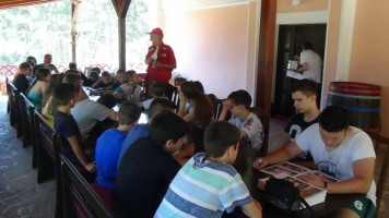 Летња школа Црвеног крста у одмаралишту Дивљане