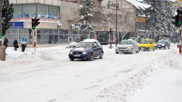 Служба за зимско одржавање чисти снег на територији Зајечара