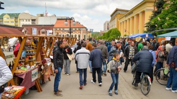 Ускршњи базар на Тргу ослобођења