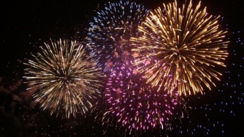 Дочек Нове године на градском тргу