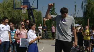 Обновљени терен на Поповој плажи носи име НБА звезде