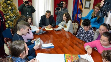 Дечји цртежи красе календар и честитке Града Зајечара