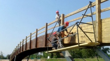 Репарација пешачког моста на Поповој плажи