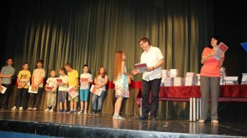 Награђени најбољи ђаци