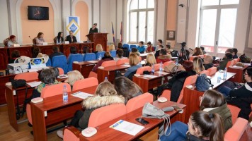 НИСТЕ САМИ: У Зајечару одржана трибина подршке младим особама са проблемима менталног здравља и инвалидитетом 