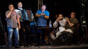 „Вече севдаха“ одушевило публику на Поповој плажи у Зајечару