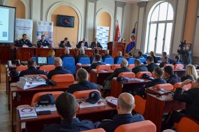 Презентација Приручника за рад локалних Савета за безбедност - Зајечар, 1.3.2016.