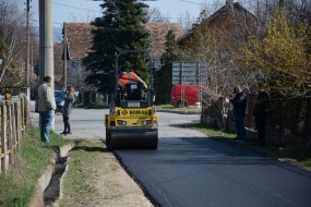 Вражогрнац и Звездан асфалтирање