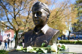 Свечано откривена биста полицајцу Ивану Ђурђевцу у Зајечару 