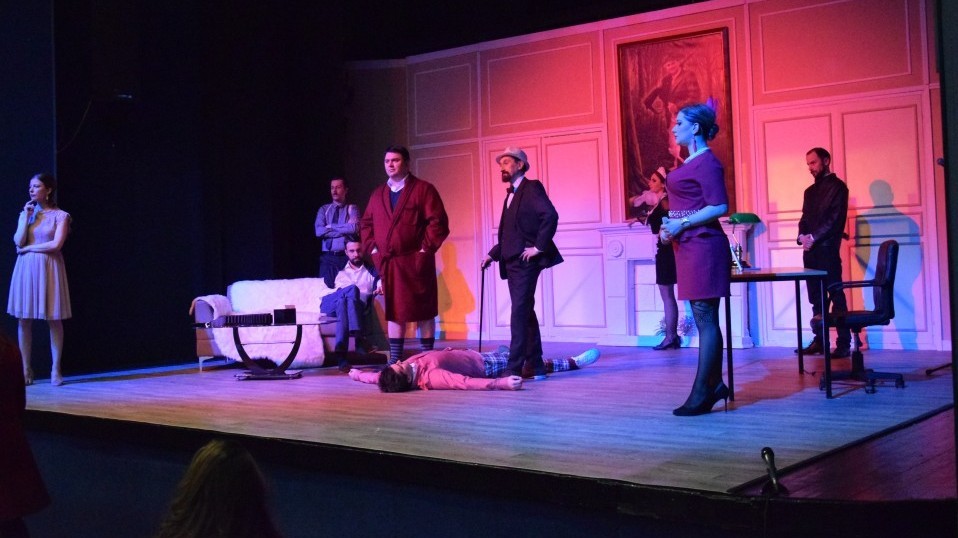 Публика уживала у комедији  