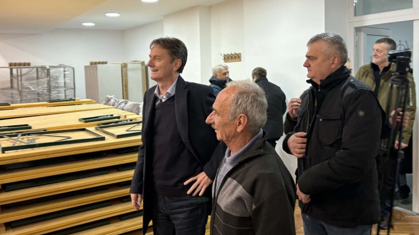 Министар Дарко Глишић обишао реконструисани Дом културе у селу Рготина