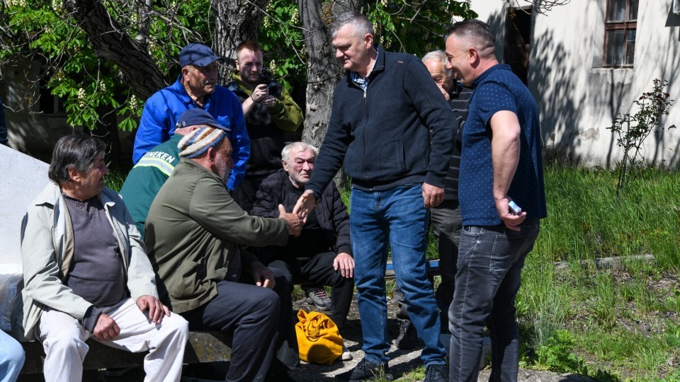 ЗАВРШНИ РАДОВИ НА АСФАЛТИРАЊУ ЈЕДНЕ ОД НАЈПРОМЕТНИЈИХ УЛИЦА У КОПРИВНИЦИ 