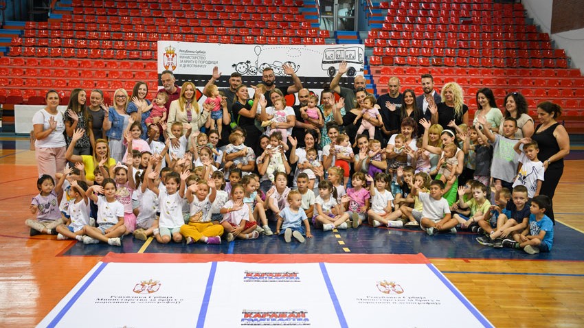 КАРАВАН РОДИТЕЉСТВА ОДРЖАН У ЗАЈЕЧАРУ