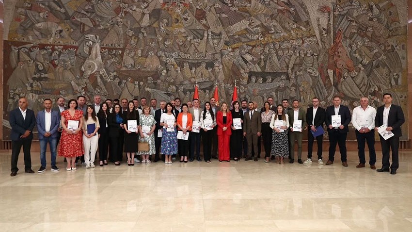 КАНЦЕЛАРИЈИ ЗА МЛАДЕ ГРАДА ЗАЈЕЧАРА, ЗА ПРИМЕР ДОБРЕ ПРАКСЕ - 1.850.000,00 ДИНАРА ЗА РЕАЛИЗАЦИЈУ АКТИВНОСТИ ЗА МЛАДЕ